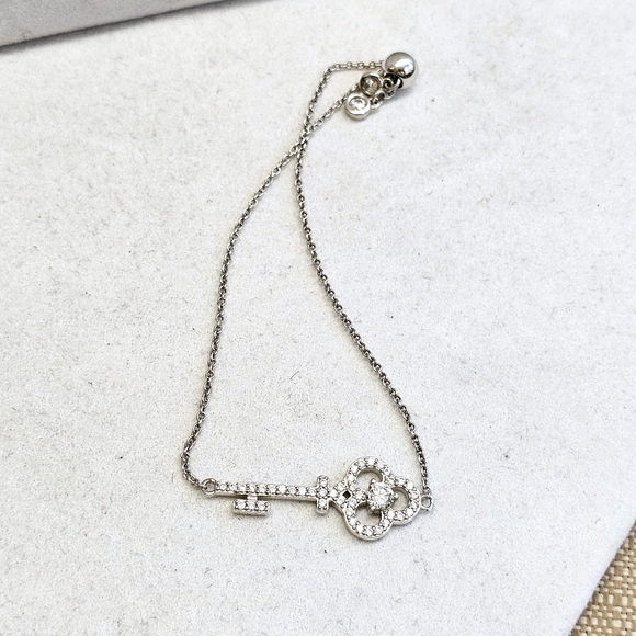 925 Silver Key Bracelet with CZs Bolo Adjustable Like New Without Tags - Picture 3 of 14